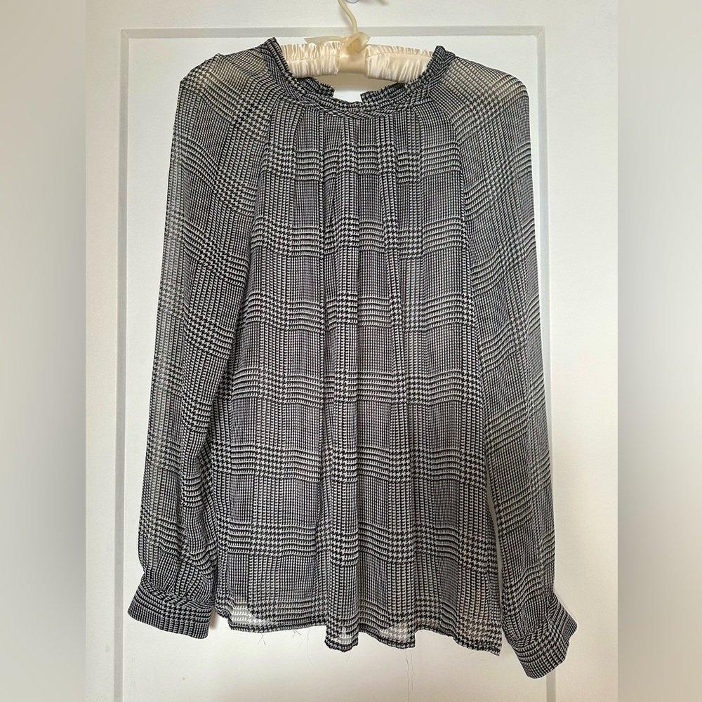 The Limited houndstooth sheer top - size M